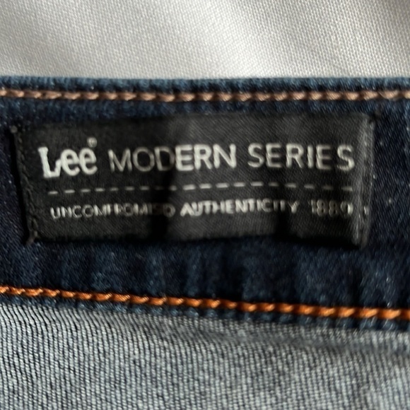 Lee Modern Series Curvy Fit Boot Cut Jeans - Picture 13 of 13